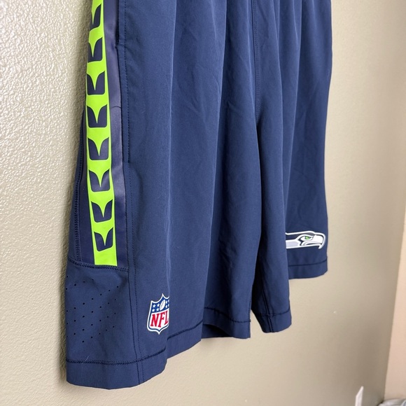 Nike Seattle Seahawks Team Issued NFL Practice Shorts- XL - Picture 3 of 6
